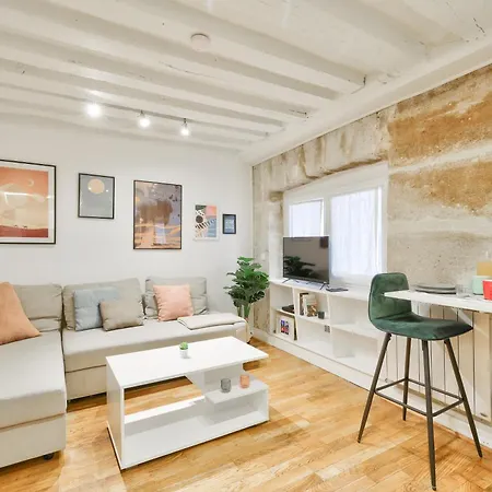 Modern Parisian Retreat Cozy T2 In 02 Appartamento